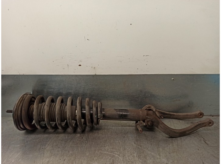 Replacement front right shock absorber for Hyundai XG 3.0 XG OEM IAM reference 5461139504 