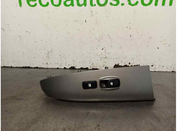 Recambio de mando elevalunas delantero derecho para kia carnival 2.9 crdi cat referencia OEM IAM 935754D1200T 