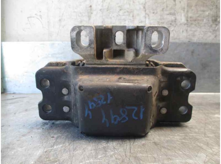 Replacement left engine mount for Volkswagen Caddy KA/KB (2K) 1.9 TDI OEM IAM reference 1K0199555M 
