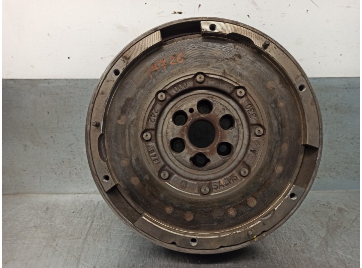 Replacement flywheel for Citroën C4 Sedan 1.6 16V HDi FAP OEM IAM reference 0532Q4 
