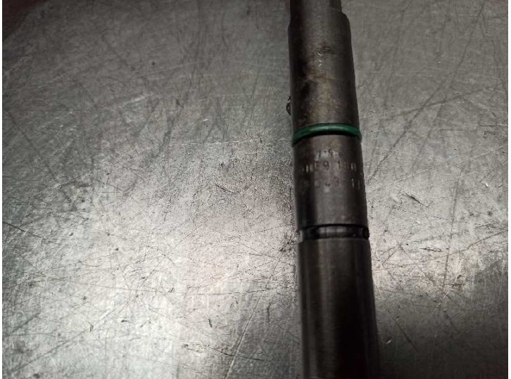 Recambio de inyector para audi a4 avant (b5) 2.5 v6 24v tdi referencia OEM IAM 059130201E 0432133836 BOSCH