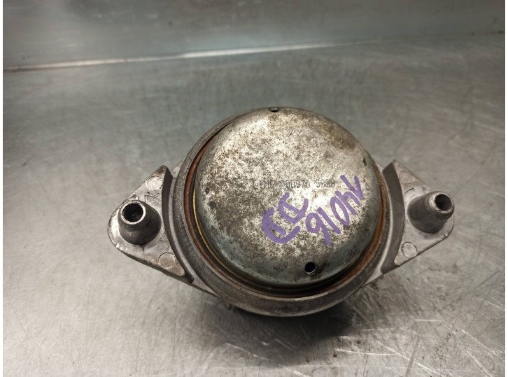 Replacement right engine mount for Mercedes-Benz C-Class (W204) sedan C 320 CDi (204.022) OEM IAM reference A2042400517 