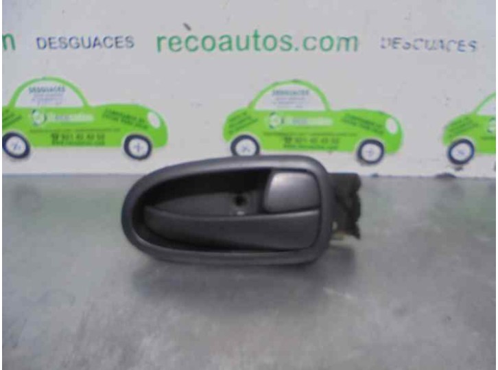 Recambio de maneta interior delantera derecha para hyundai trajet (fo) 2.0 crdi gls referencia OEM IAM 826203A000AX 