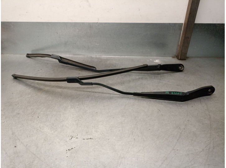 Recambio de brazo limpia delantero derecho para volvo v40 hatchback (525) d3 referencia OEM IAM 31276060 31276059 