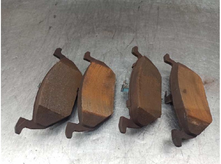 Recambio de pastillas de freno para toyota auris 2.0 d-4d cat referencia OEM IAM 