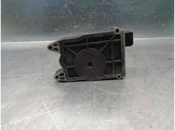 Recambio de motor cierre centralizado porton para chevrolet lacetti cdx referencia OEM IAM 96423809 