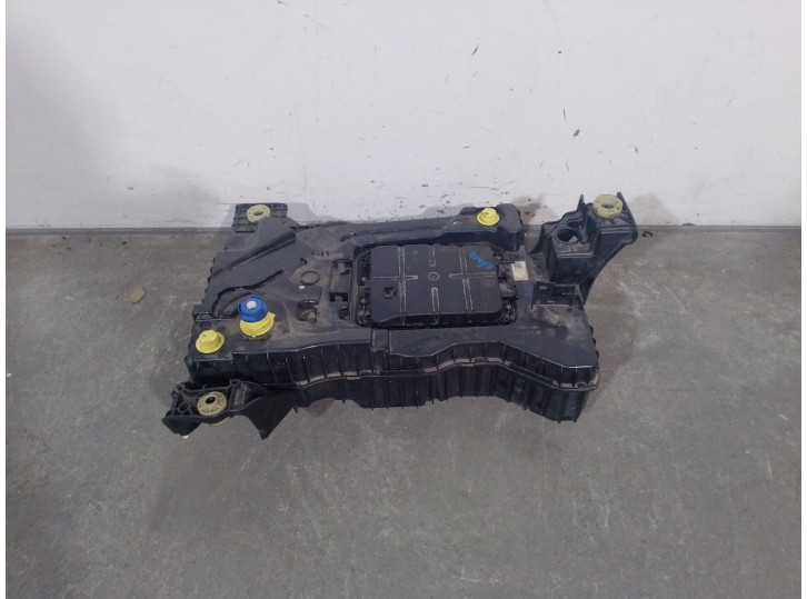 Recambio de deposito combustible para citroën c4 picasso ii 1.6 bluehdi 120 referencia OEM IAM 9818559280 9813676080 