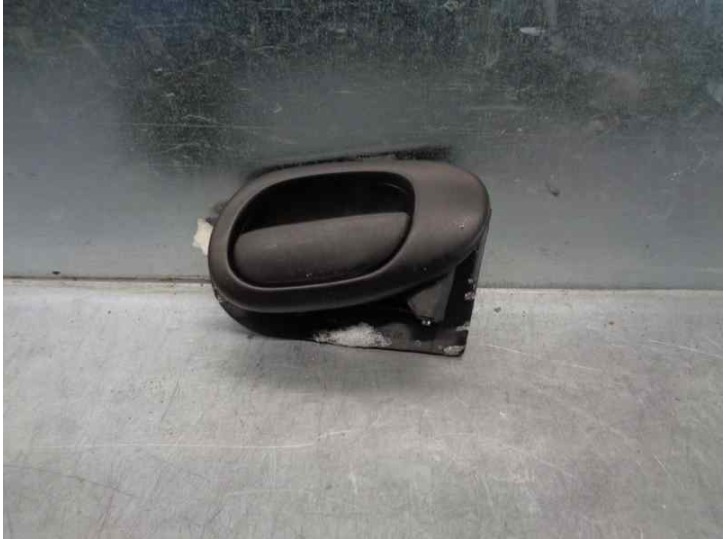Recambio de maneta interior delantera derecha para peugeot 206+ 1.4 hdi referencia OEM IAM 9623698077  