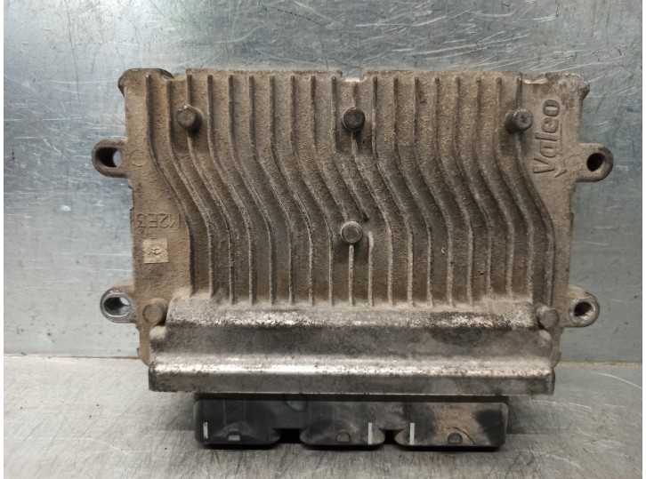 Recambio de centralita motor uce para peugeot 206 berlina x-line referencia OEM IAM 9661960880 21585784 VALEO