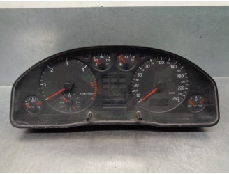 Recambio de cuadro instrumentos para audi a6 avant (4b5) 2.5 v6 24v tdi referencia OEM IAM 4B0919860NX 110208888011 VDO