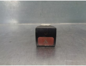Replacement hazard warning switch for Citroën Xantia saloon 2.0 HDI CAT (RHY / DW10TD) OEM IAM reference 96338661ZL 