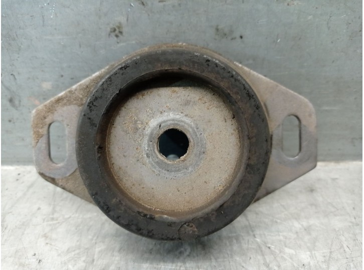 Recambio de soporte motor izquierdo para peugeot 3008 i monospace (0u_) 2.0 hdi hybrid4 (0urhca) referencia OEM IAM 184468 18446