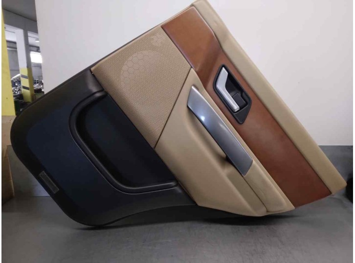 Recambio de guarnecido puerta trasera derecha para land rover range rover sport 2.7 td v6 cat referencia OEM IAM VBA500120 5 PU