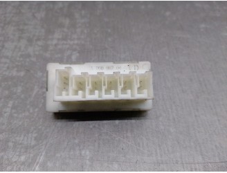 Recambio de rele para mercedes-benz clase gla (w156) 2.1 cdi cat referencia OEM IAM A0009820512  