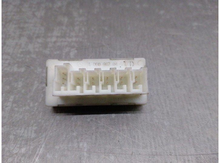 Recambio de rele para mercedes-benz clase gla (w156) 2.1 cdi cat referencia OEM IAM A0009820512  