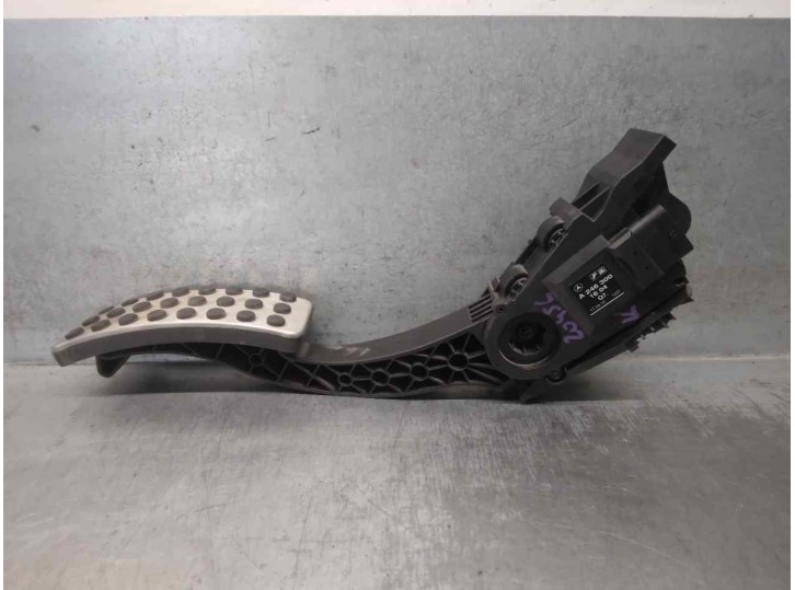 Recambio de potenciometro pedal para mercedes-benz clase gla (w156) 2.1 cdi cat referencia OEM IAM A2463001604  