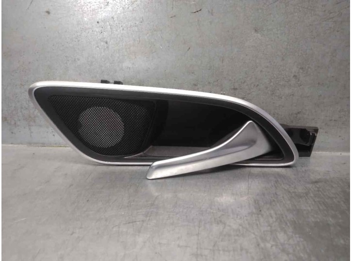 Replacement front right interior door handle for Mercedes-Benz GLA Class (W156) 2.1 CDI CAT OEM IAM reference A2467600 A24673