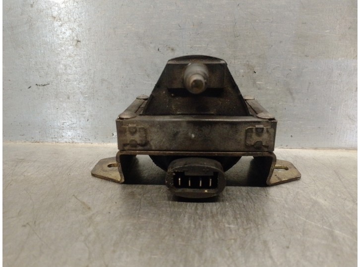 Recambio de bobina encendido para peugeot 205 berlina 1.4 gt referencia OEM IAM 2526009A BTR02 DUCELLIER