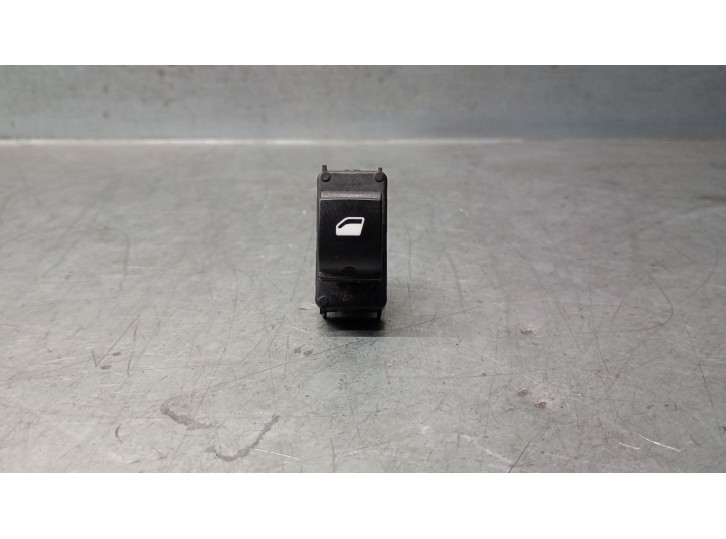 Recambio de mando elevalunas delantero derecho para citroën ds3 1.2 12v e-thp referencia OEM IAM 6490FE 6490FE 