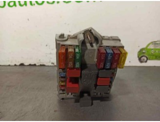 Recambio de caja reles / fusibles para fiat punto berlina (188) 1.2 cat referencia OEM IAM 46766775 