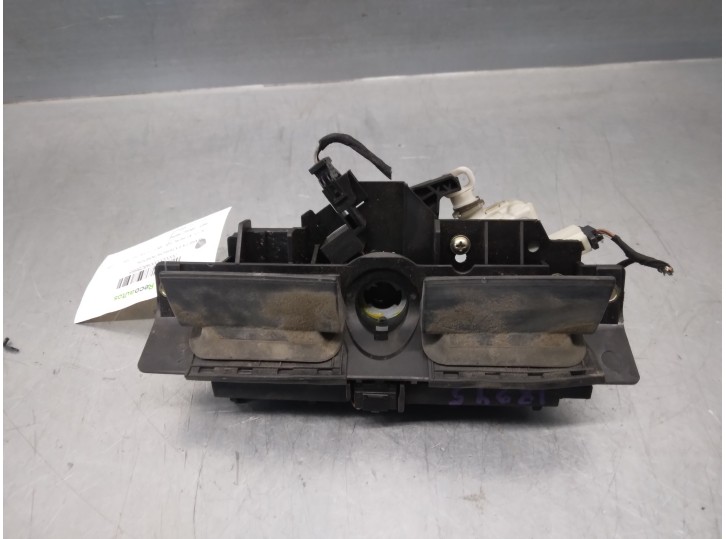 Recambio de maneta exterior porton para audi a6 berlina (4b2) 2.5 v6 24v tdi referencia OEM IAM 4B0827565H 4 PUERTAS
