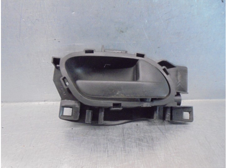Recambio de maneta interior delantera derecha para peugeot partner kombi confort referencia OEM IAM 96555514XT  5 PUERTAS