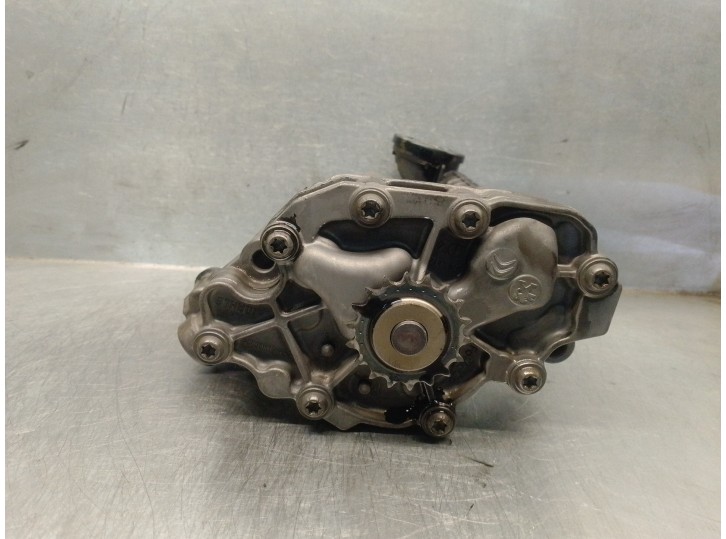 Recambio de bomba aceite para peugeot partner kombi confort referencia OEM IAM 9807727980 72368351 MAHLE