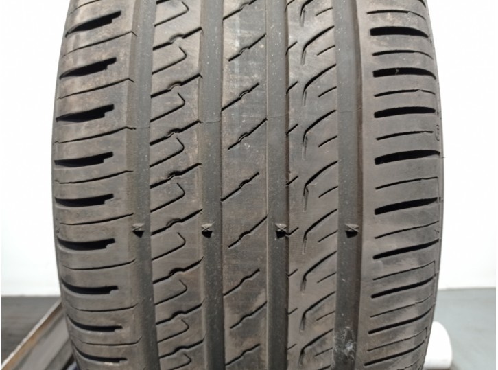 Recambio de neumatico/s para mercedes-benz clase gla (w156) 2.1 cdi cat referencia OEM IAM 23545R1999W BARUM BRAVURIS 5 HM