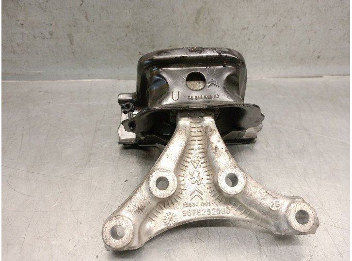 Replacement right engine mount for Citroën DS3 1.2 12V E-THP OEM IAM reference 9678252080 9678251480 