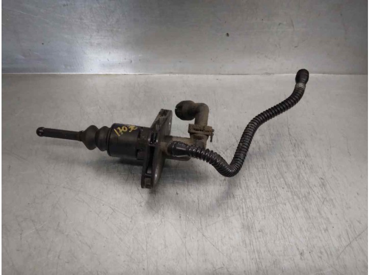 Recambio de bomba embrague para opel karl 1.0 12v referencia OEM IAM 679148 