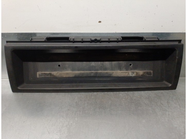 Recambio de portamatriculas para audi 100 berlina (c4) 2.3 referencia OEM IAM 4A5853465  