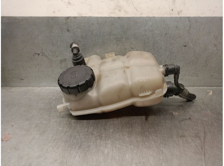 Recambio de deposito expansion para mercedes-benz cla (c118) cla 200 d (118.312) referencia OEM IAM A2475000049 A2475000049 