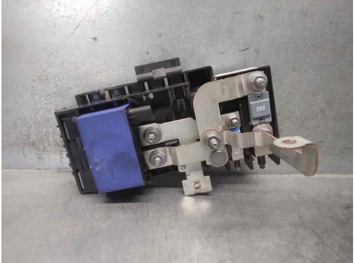 Recambio de caja reles / fusibles para mercedes-benz clase gla (w156) 2.1 cdi cat referencia OEM IAM A2465401350 
