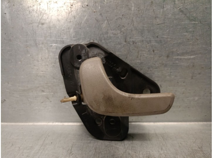 Replacement front left interior door handle for Chrysler Voyager IV (RG, RS) 2.5 CRD OEM IAM reference RT77WL5AA RT77WL5AA