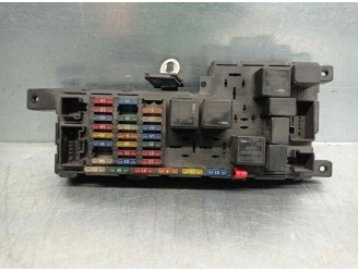 Recambio de caja reles / fusibles para volvo s60 berlina 2.4 t / 2.5 t referencia OEM IAM 8637841 