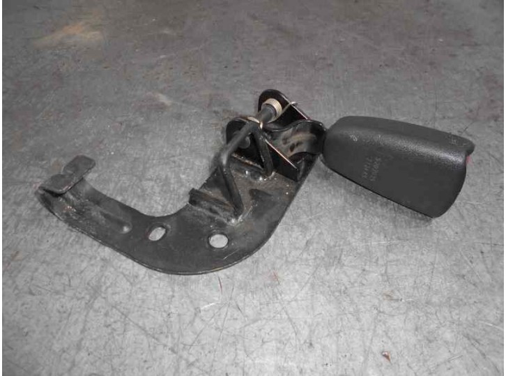 Recambio de enganche cinturon para saab 9-5 familiar 2.2 tid cat referencia OEM IAM 5203039  