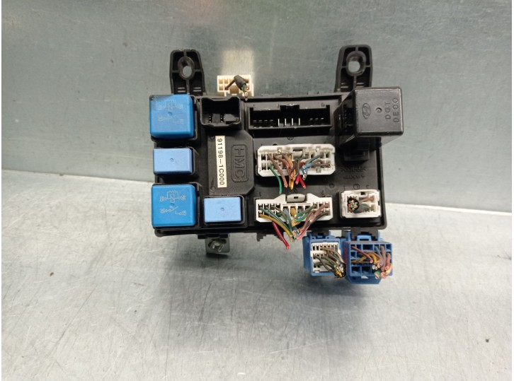 Recambio de caja reles / fusibles para hyundai getz (tb) 1.1 básico referencia OEM IAM 911981C000 