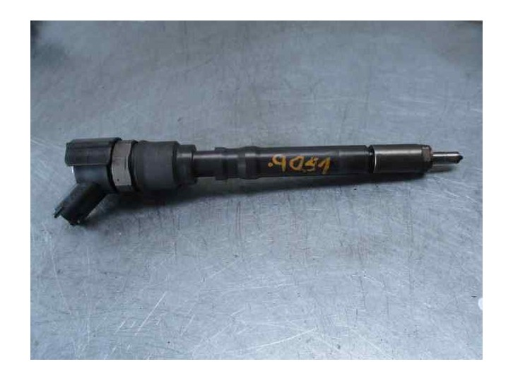 Recambio de inyector para kia carens 2.0 turbodiesel cat referencia OEM IAM 3380027000 0986435147 BOSCH