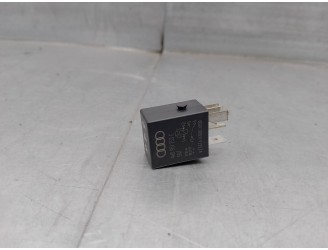 Replacement relay for Seat Leon (5F1) 1.4 16V TSI OEM IAM reference 4H0951253C 