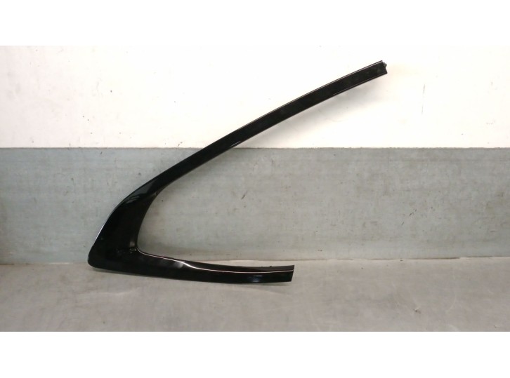 Recambio de molduras traseras para bmw 4 gran coupe (g26) 430 i referencia OEM IAM 7483002  