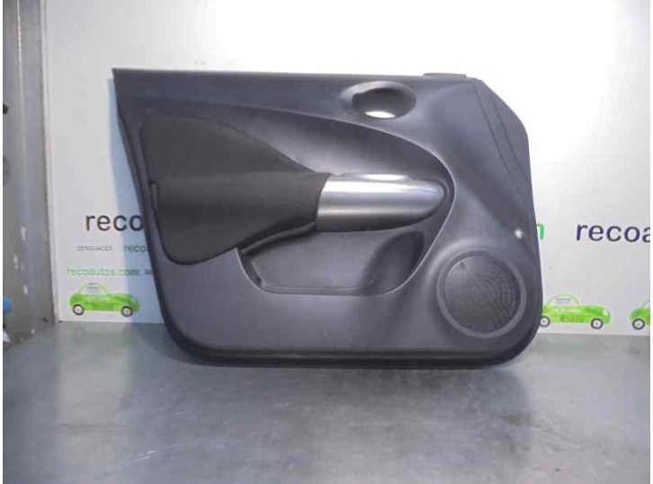 Replacement front left door trim panel for Nissan Juke (F15) 1.6 16V CAT OEM IAM reference 809111KB0A 