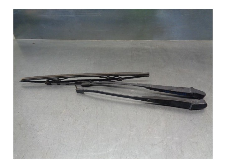 Recambio de brazo limpia delantero derecho para chrysler jeep cherokee (xj) 2.1 td referencia OEM IAM 56001132 