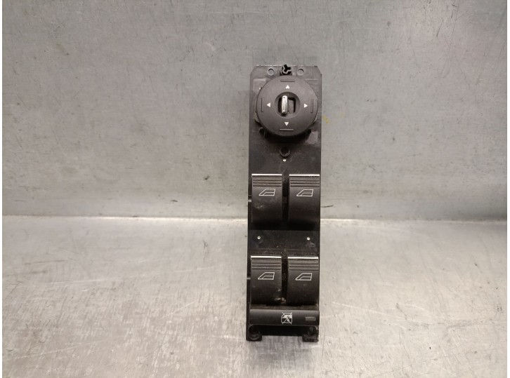 Recambio de mando elevalunas delantero izquierdo para ford focus iii 1.0 ecoboost referencia OEM IAM AM5T14A132AA 2029540 100209