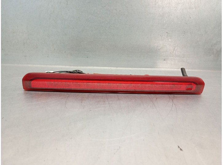 Recambio de luz central de freno para hyundai i30 1.6 crdi cat referencia OEM IAM 927002L0 927002L000 