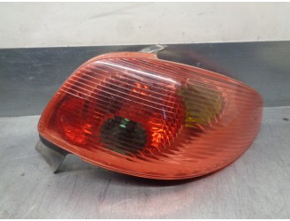 Recambio de piloto trasero derecho para peugeot 206 berlina 1.4 referencia OEM IAM 6351S0  