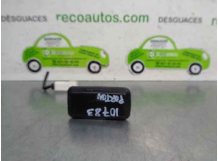 Recambio de maneta exterior porton para hyundai i40 1.7 crdi cat referencia OEM IAM 812603K001 3 PINES 