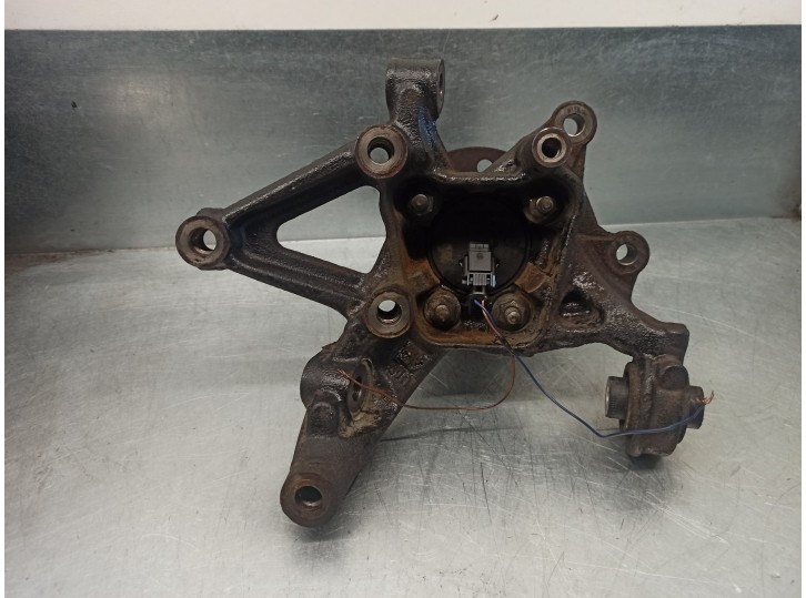 Recambio de mangueta trasera derecha para saab 9-3 berlina 1.9 tid cat referencia OEM IAM 13176129  