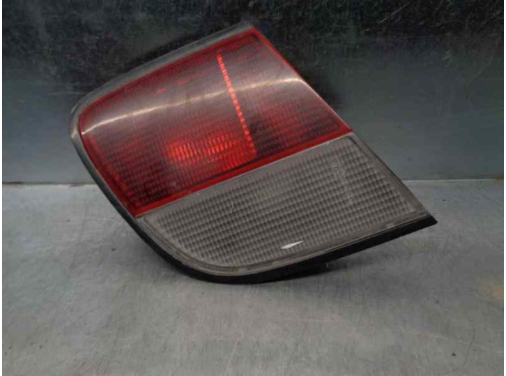 Recambio de piloto trasero izquierdo para nissan almera (n15) 1.4 16v cat referencia OEM IAM 265590N029 DE PORTON