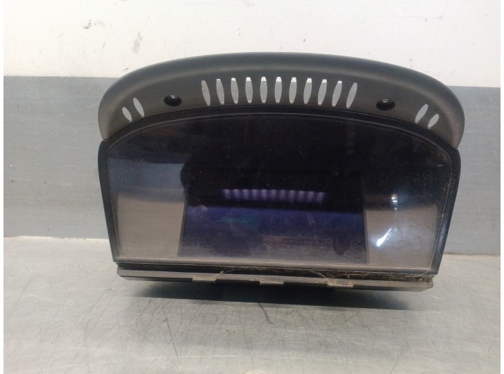 Replacement multifunction display for BMW 5 Series Touring (E61) 2.0 turbodiesel cat OEM IAM reference 65829151975 65829151977 