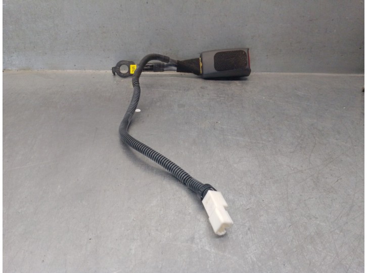 Recambio de enganche cinturon para hyundai ioniq (ae) 1.6 gdi hybrid referencia OEM IAM 88830G2000TRY 88830G2000TRY 